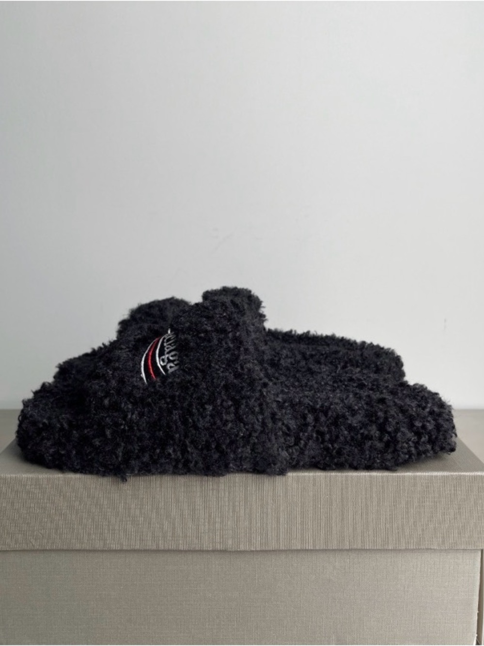 Balenciaga Black fur Slides - Picture 2 of 2